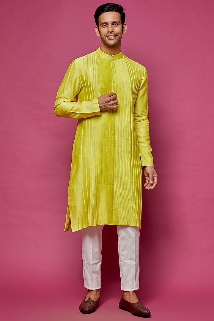 Neon Green Chanderi Silk Pintucked Kurta by Dev R Nil Men at Pernia's Pop Up Shop 2025